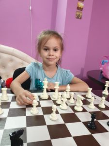 учись играть в шахматы